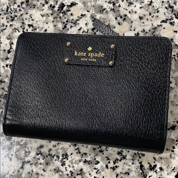 Brand New Kate Spade Wallet - Picture 1 of 8